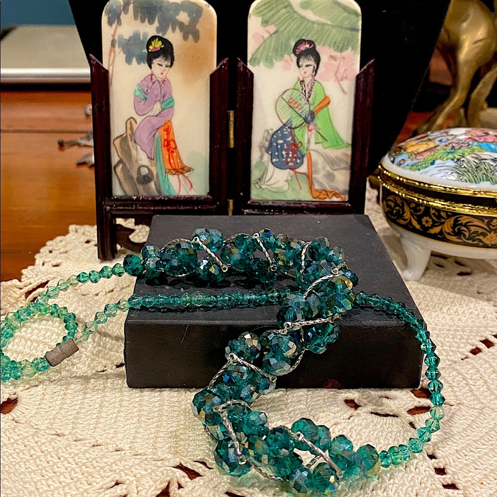 Elegant Teal Green Aurora Borealis Crystal Beaded Necklace